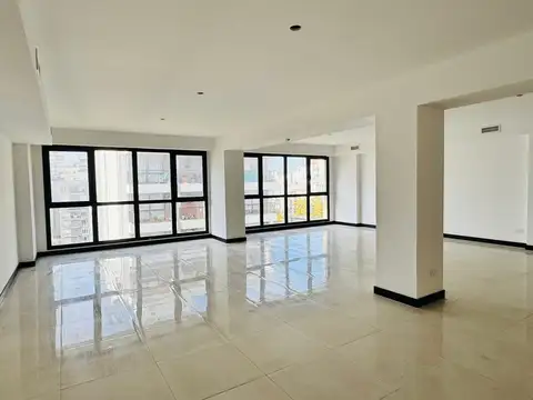 Oficina en Mitre 1900 de 156m2 y cochera