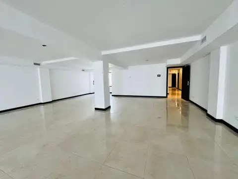 Oficina en Mitre 1900 de 156m2 y cochera