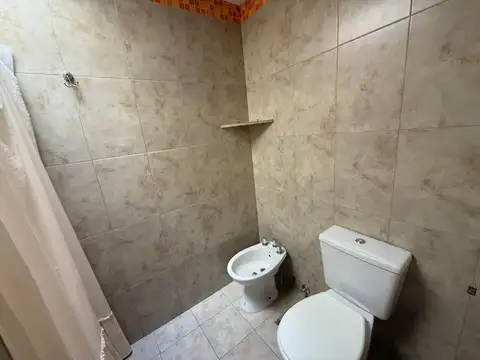 VENTA CASA 3 AMBIENTES COCHERA Y PATIO DON BOSCO