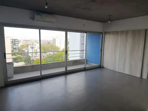 Excelente depto. 2 amb. con balcón y dos baños