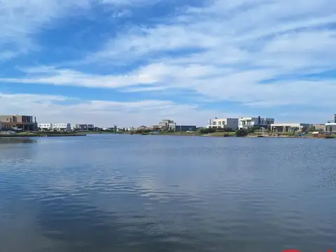 Lote en venta a la laguna de 800m2 , San Sebastian