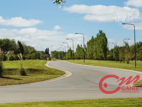 Lote en venta a la laguna de 800m2 , San Sebastian