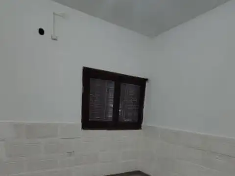 Casa 2 ambientes con 1 baño