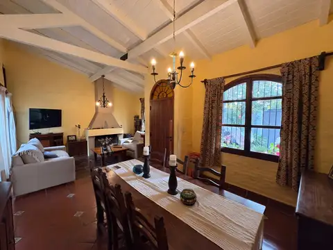 Casa 4 ambientes con 3 baños