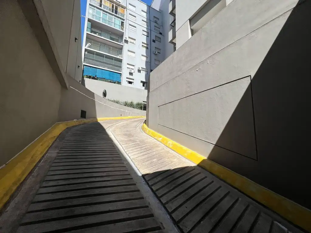 Avenida Juan Bautista Alberdi 800
