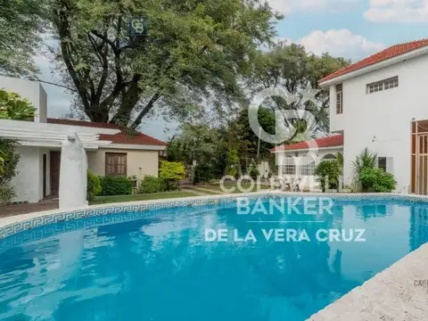 Casa de estilo en venta  en Guadalupe residencial, patio verde 4 dormitorios