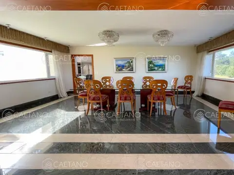 Casa en Alquiler Temporal en Playa Mansa, USD 220.000