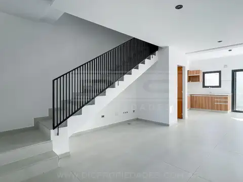 Casa en Venta en Olivos Maipú/Uzal, USD 290.000