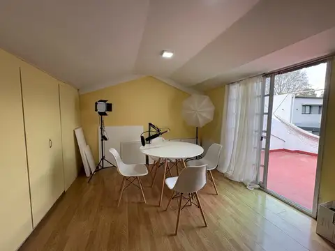 Casa 7 ambientes con 2 baños