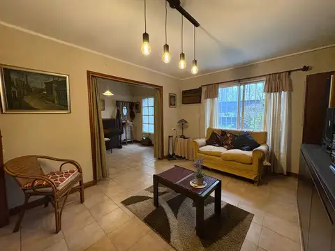 VENTA/PERMUTA - Casa 2 Dormitorios con Pileta y Cochera. Fisherton, Rosario