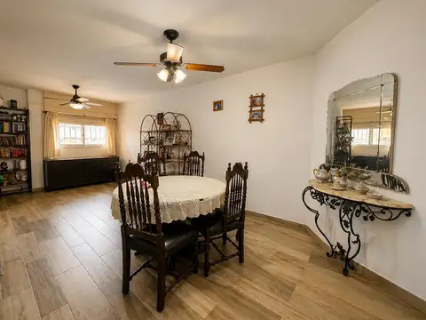 VENTA - DEPARTAMENTO 3 DORMITORIOS CON COCHERA - BARRIO ABASTO