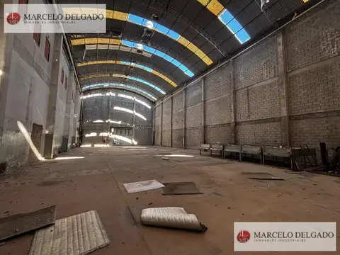 Galpón - Depósito de 744 m2  en  Lanús Oeste - VENTA - ALQUILER