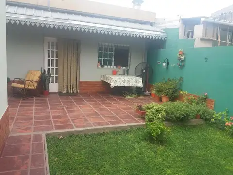 Casa ideal 2 familias - Morón
