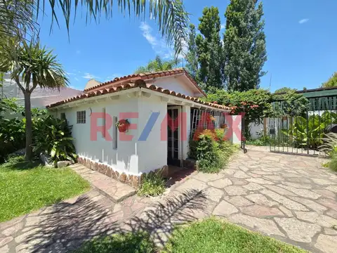 VENTA CASA 3 AMB + DEPTO 3 AMB Y LOCAL CASTELAR