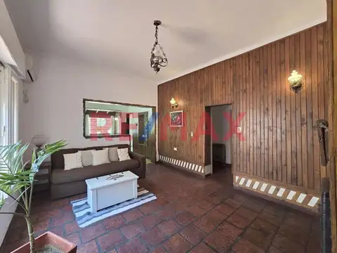 VENTA CASA 3 AMB + DEPTO 3 AMB Y LOCAL CASTELAR