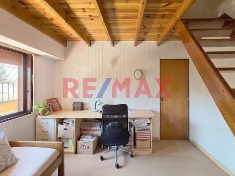 Casa 6 ambientes con 2 baños