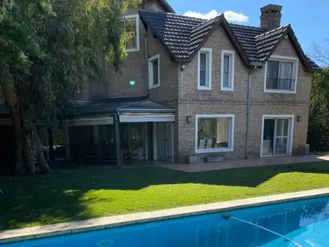 Casa en Venta en Los Senderos I, USD 350.000