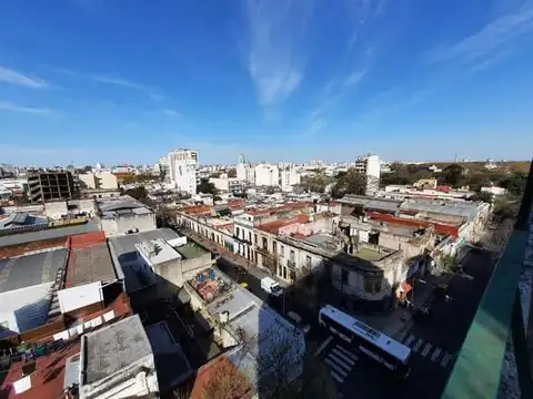 Excelente 3 ambientes con balcon aterrazado. FINANCIACION DIRECTA