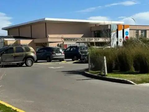 NEV. Lote a la laguna en Puertos del Lago - barrio Riberas