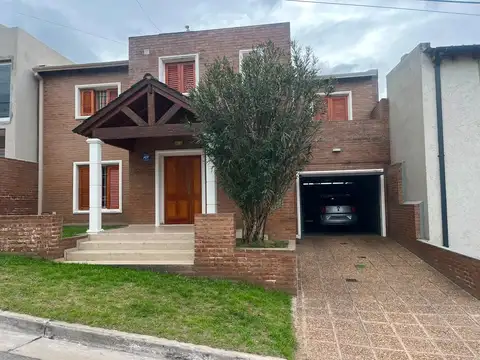 CASA EN VENTA B° ALTOS DE LA CALERA, LA CALERA