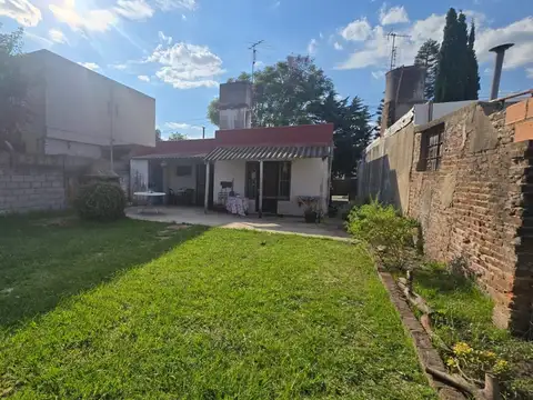 Casa americana dos dormitorios venta parque Ituzaingo norte