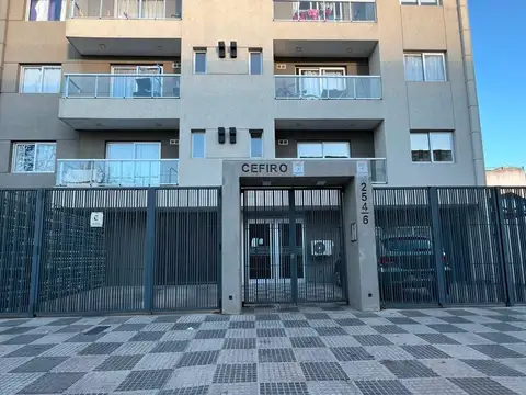 Departamento en alquiler c/ cochera en Merlo