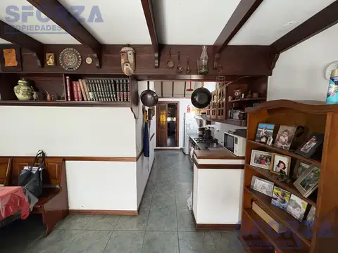 Casa 4 ambientes en barrio Balzaretti en centro San Miguel con pileta quincha cochera