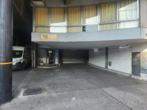 ALQUILER COCHERA EN EL CENTRO CON EXPENSAS INCLUIDAS