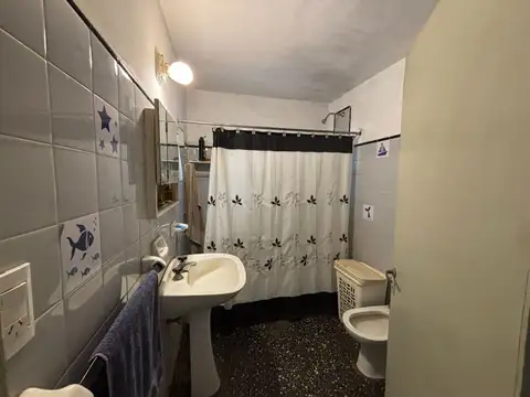 Casa 3 ambientes con 1 baño