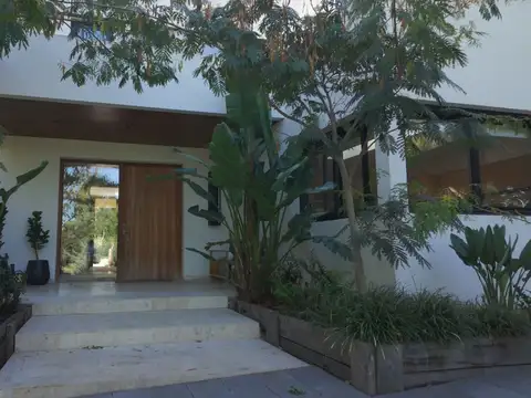 Casa en Venta en Altos Del Pilar, USD 1.350.000