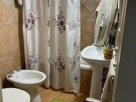 Depto Tipo Casa 4 ambientes con 2 baños