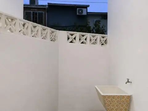 Depto Tipo Casa 2 ambientes con 1 baño