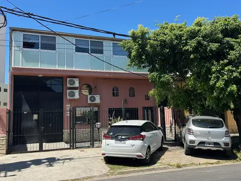 Depósito con oficina en zona industrial con habilitación laboratorio cosmética