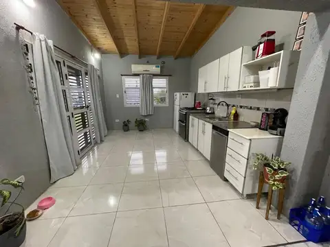 Casa 7 ambientes con 3 baños