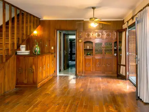 Casa 4 ambientes con 3 baños
