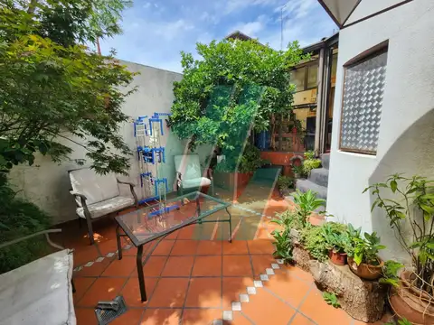 Hermosa casa 4 ambs con patio y parrilla en Villa del Parque