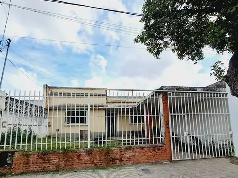 VENTA CASA 3 DORM  ALTO ALBERDI ACEPTA PERMUTA