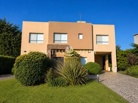 Propiedad de cinco ambientes es La Cesarina
