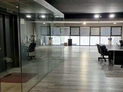 Oficina en Alquiler en Retiro, $ 1.000.000