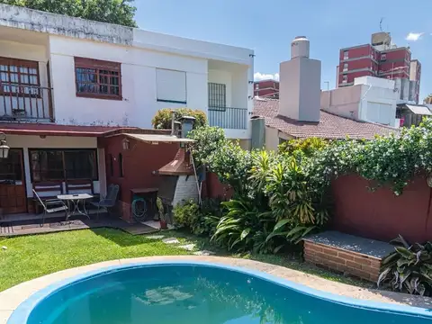 Dúplex 4 amb en Venta con jardín y pileta Olivos