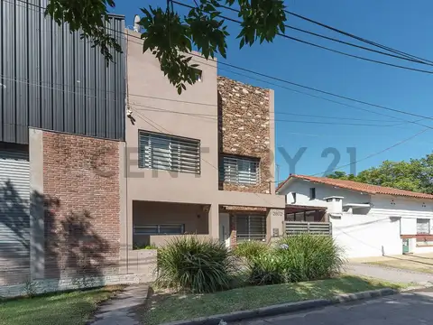 VENTA PROPIEDAD EN BLOCK – CASA + TRÍPLEX