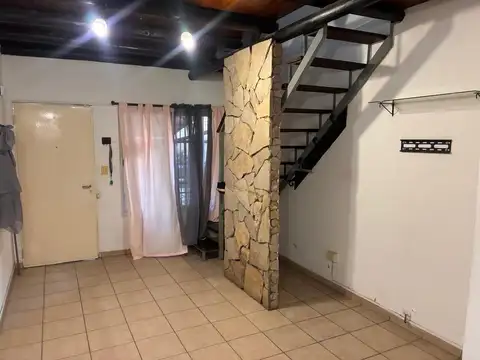 Depto Tipo Casa en Venta con 1 cocheras