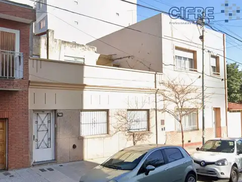 PH Villa Pueyrredon, al frente y a refaccionar, plano aprobado para 4 amb con garage en dos plantas.