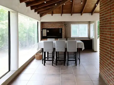 CASA 4 AMBIENTES EN VENTA EN MALIBU CANNING