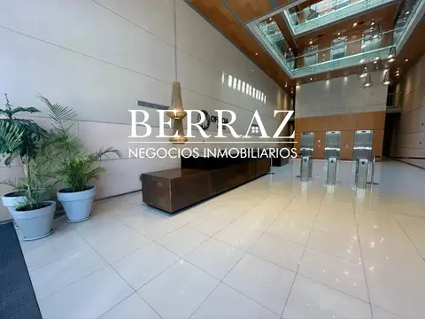 Oficina en Alquiler con 1 cochera