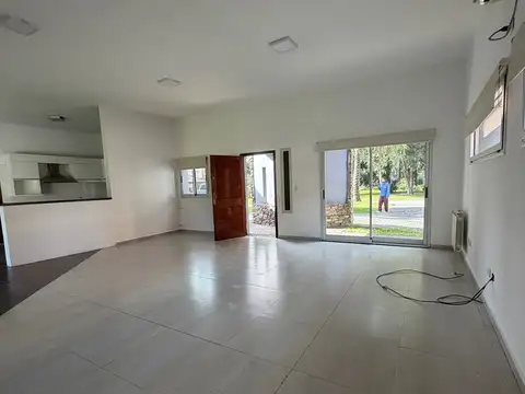 Casa en Alquiler de 3 dormitorios