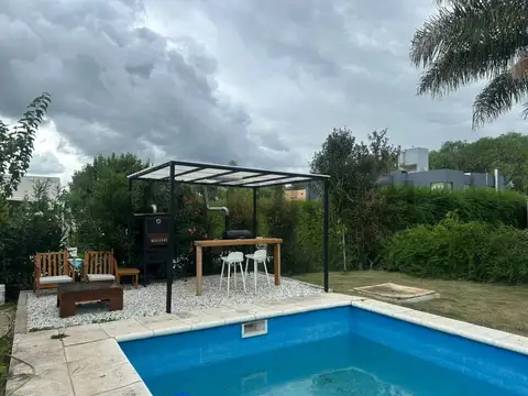 manzana 04 lote 011 400, Piso 0