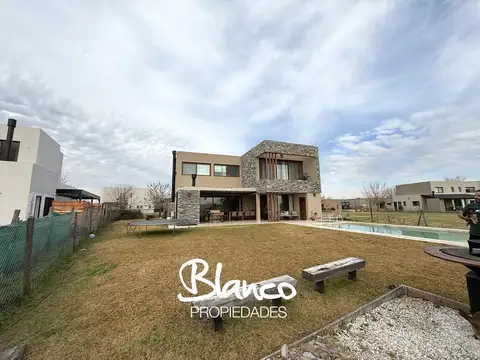 El Cantón - Golf 300