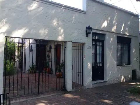 CASA DE 5 AMBIENTES CON QUINCHO Y PILETA Y LOCAL AL FRENTE . BECCAR SAN ISIDRO , BRASIL 700