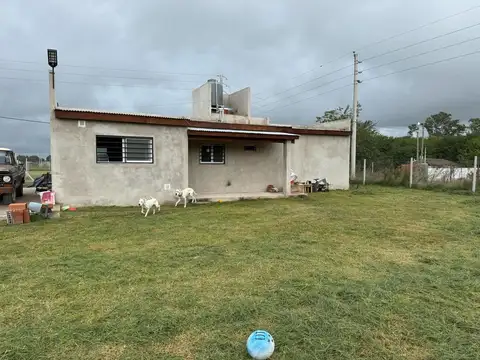Casa 3 ambientes con 1 baño